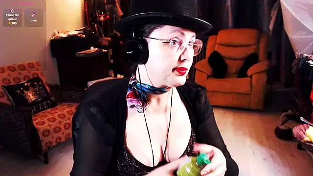 Snapshot of Imperatriza chatting on October 31, 4:42 am Imperatriza online show from October 31, 4:42 am