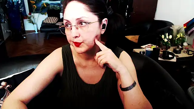 Snapshot of Imperatriza chatting on May 14, 4:48 pm Imperatriza online show from May 14, 4:48 pm