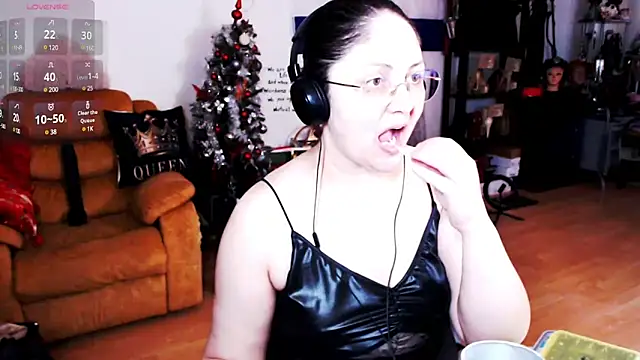 Snapshot of Imperatriza chatting on March 18, 3:12 pm Imperatriza online show from March 18, 3:12 pm