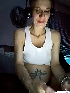 Snapshot of michele462 chatting on September 17, 4:25 am michele462 online show from September 17, 4:25 am
