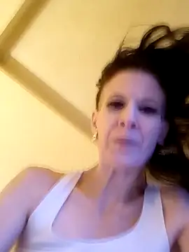 Snapshot of michele462 chatting on October 28, 3:18 am michele462 online show from October 28, 3:18 am