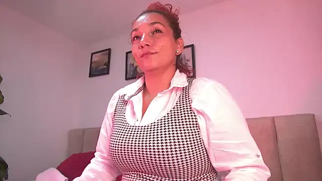 Snapshot of amber_demons2021 chatting on February 20, 12:51 am amber demons2021 online show from February 20, 12:51 am