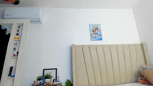 Mady-Edwards online show from March 4, 10:50 pm