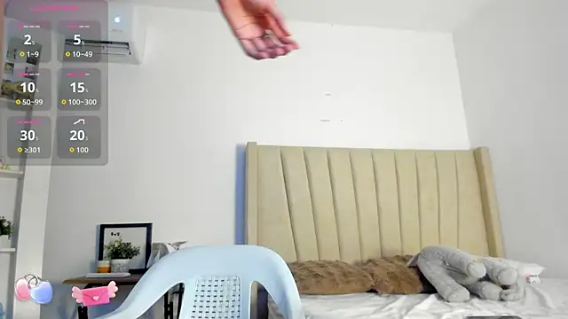 Snapshot of Mady-Edwards chatting on November 10, 10:37 pm Mady-Edwards online show from November 10, 10:37 pm