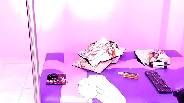 Snapshot of mature_dirty_squirt chatting on February 25, 12:38 pm mature dirty squirt online show from February 25, 12:38 pm
