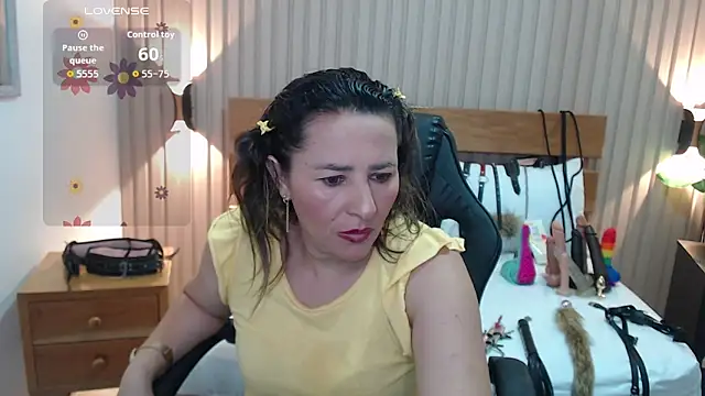 Snapshot of luciana_ballesteros_ chatting on November 28, 12:27 pm luciana ballesteros online show from November 28, 12:27 pm