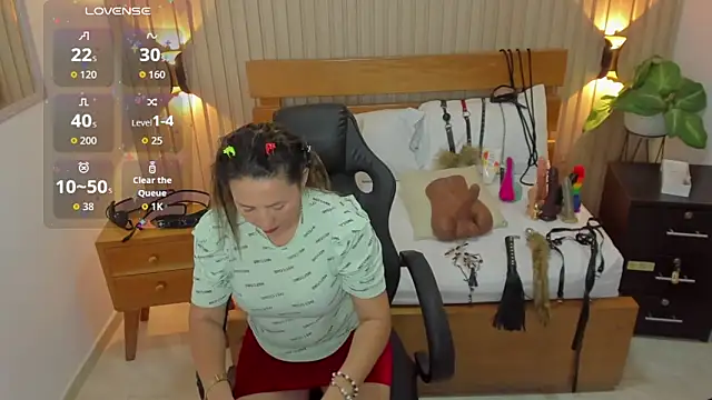 Snapshot of luciana_ballesteros_ chatting on October 30, 12:25 pm luciana ballesteros online show from October 30, 12:25 pm