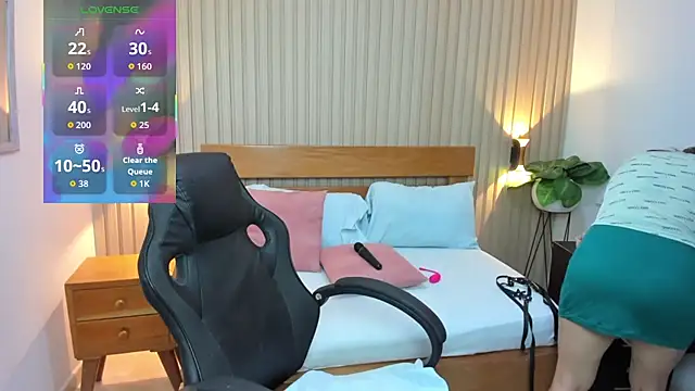 luciana ballesteros  online show from March 3, 12:23 pm