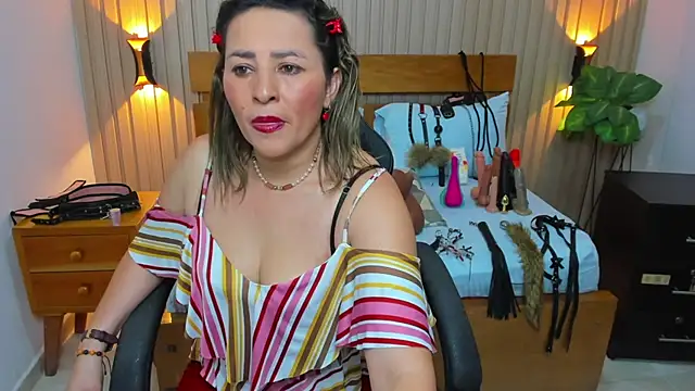 Snapshot of luciana_ballesteros_ chatting on September 11, 12:27 pm luciana ballesteros online show from September 11, 12:27 pm