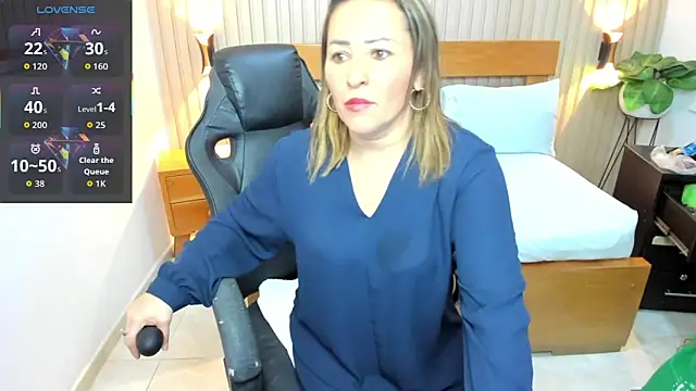 luciana ballesteros  online show from March 4, 12:13 pm