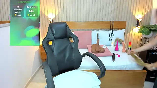 luciana ballesteros  online show from March 20, 12:28 pm