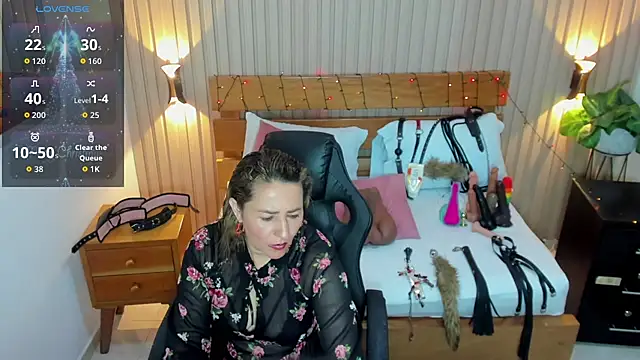 luciana ballesteros  online show from December 17, 12:43 pm