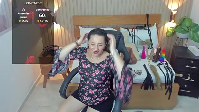 Snapshot of luciana_ballesteros_ chatting on October 29, 12:26 pm luciana ballesteros online show from October 29, 12:26 pm