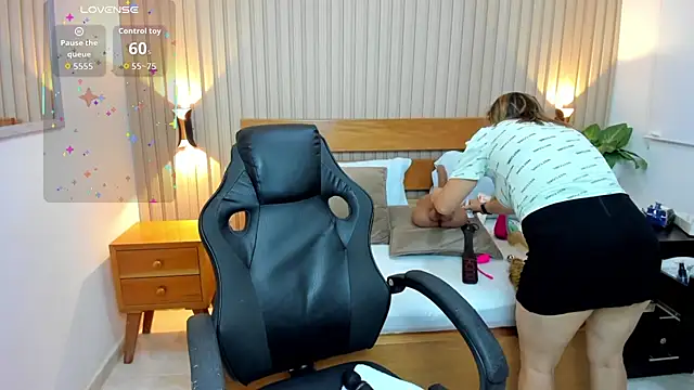 luciana ballesteros  online show from April 14, 12:21 pm