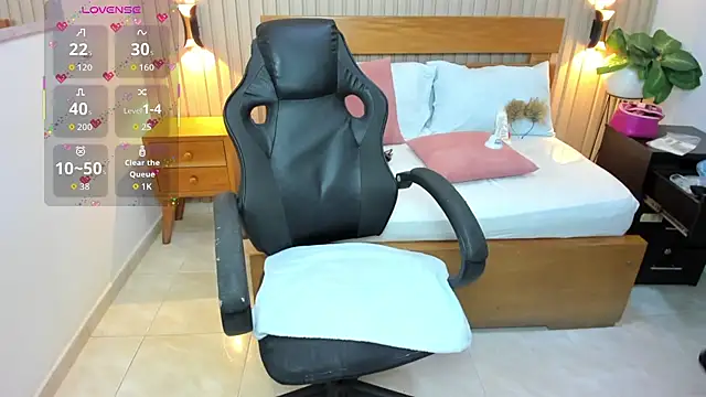 luciana ballesteros  online show from March 27, 12:28 pm