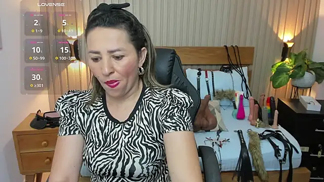 luciana ballesteros  online show from September 17, 12:18 pm