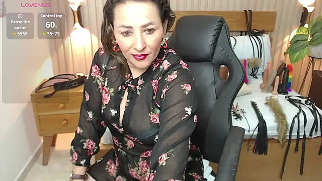 Snapshot of luciana_ballesteros_ chatting on November 4, 12:20 pm luciana ballesteros online show from November 4, 12:20 pm