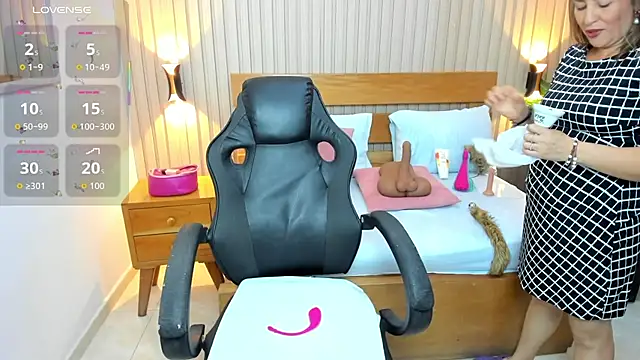 luciana ballesteros  online show from March 23, 12:05 pm