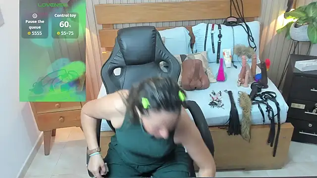 luciana ballesteros  online show from October 8, 12:39 pm