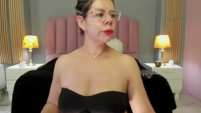 RamonaSimons online show from March 10, 11:06 pm