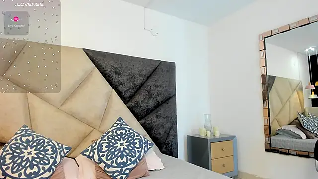 FaloonRoussel online show from October 21, 6:18 pm