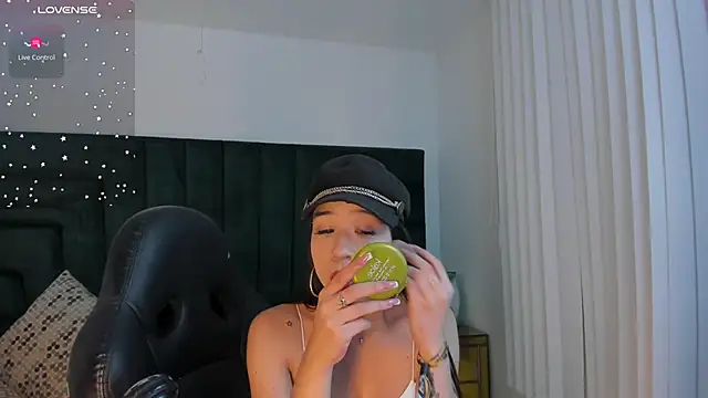 FaloonRoussel online show from February 12, 6:18 pm