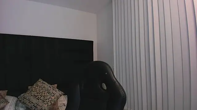 FaloonRoussel online show from November 8, 5:49 pm