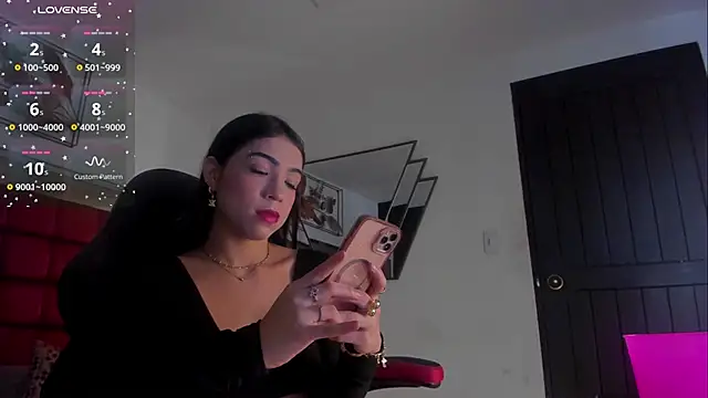 FaloonRoussel online show from December 3, 6:29 pm