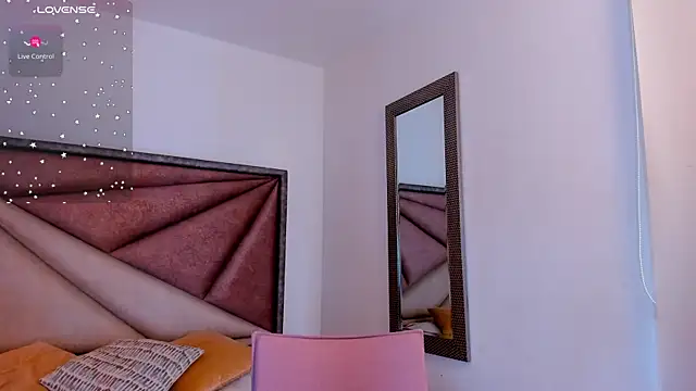 FaloonRoussel online show from October 30, 5:43 pm