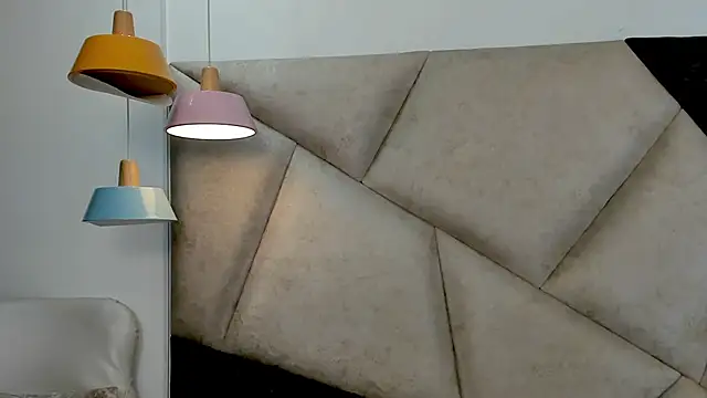 FaloonRoussel online show from February 18, 6:04 pm