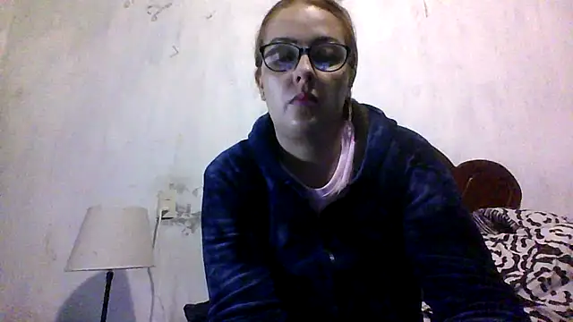 Snapshot of Samanthat33 chatting on September 24, 3:35 am Samanthat33 online show from September 24, 3:35 am