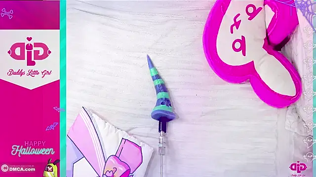 Snapshot of DaddysLittleGirl01 chatting on October 30, 12:42 am DaddysLittleGirl01 online show from October 30, 12:42 am