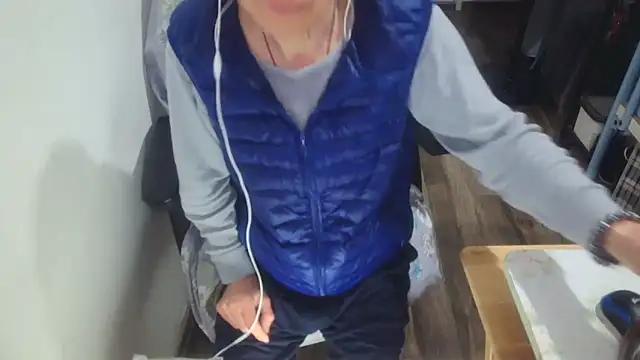 felixlau18 online show from January 14, 11:10 am