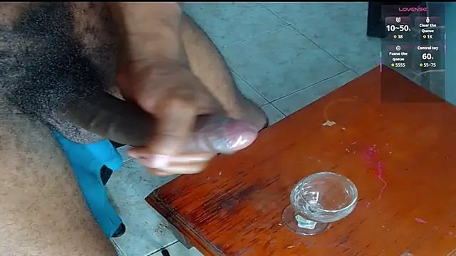 Snapshot of break9inch chatting on November 8, 4:27 am break9inch online show from November 8, 4:27 am