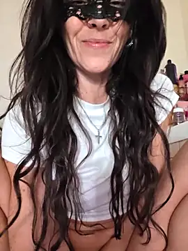 EmySkinny85 online show from April 1, 7:33 pm