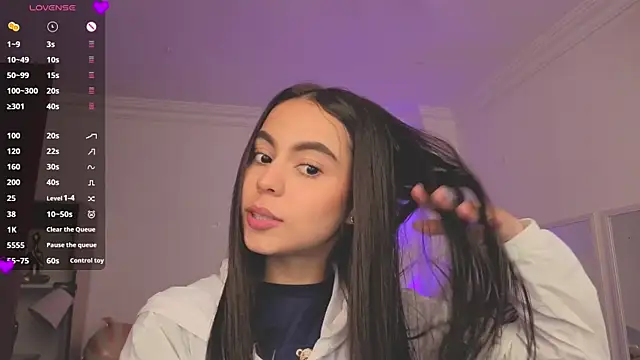 Snapshot of Aleejaa__ chatting on June 25, 11:37 am Aleejaa online show from June 25, 11:37 am