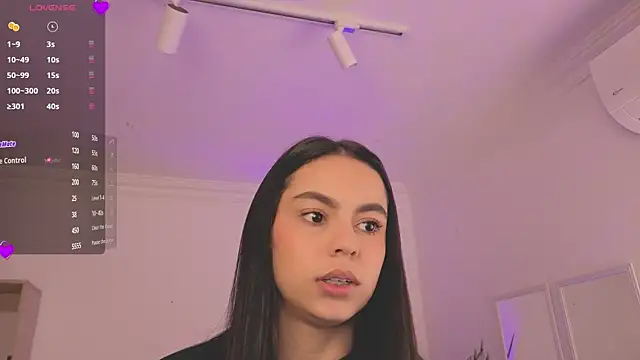 Snapshot of Aleejaa__ chatting on April 18, 11:34 am Aleejaa online show from April 18, 11:34 am