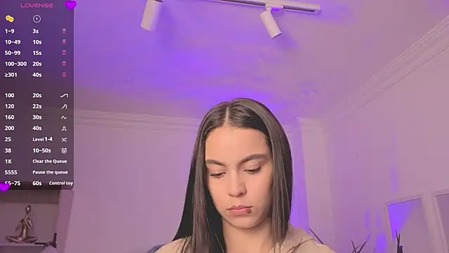 Snapshot of Aleejaa__ chatting on April 28, 11:25 am Aleejaa online show from April 28, 11:25 am