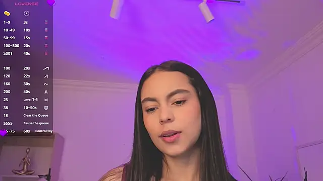 Snapshot of Aleejaa__ chatting on May 9, 11:24 am Aleejaa online show from May 9, 11:24 am