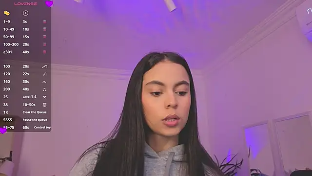 Snapshot of Aleejaa__ chatting on June 10, 11:33 am Aleejaa online show from June 10, 11:33 am