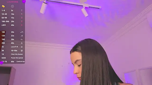 Snapshot of Aleejaa__ chatting on June 12, 11:30 am Aleejaa online show from June 12, 11:30 am