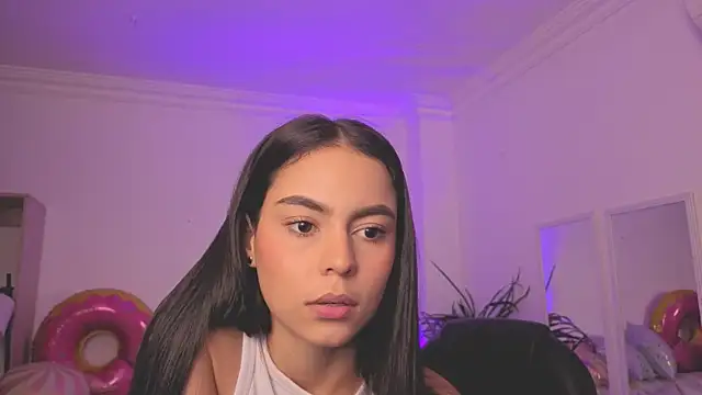 Snapshot of Aleejaa__ chatting on July 10, 11:32 am Aleejaa online show from July 10, 11:32 am
