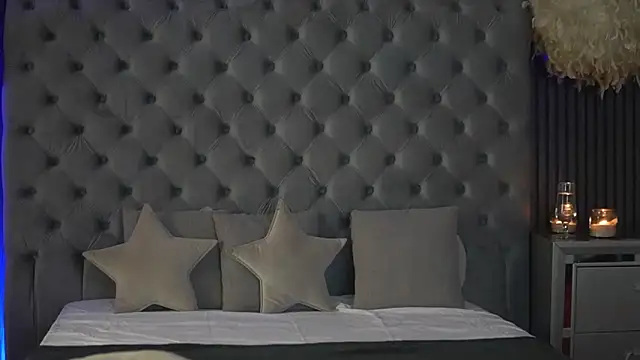 Snapshot of AmelyNoir chatting on October 24, 6:18 pm AmelyNoir online show from October 24, 6:18 pm