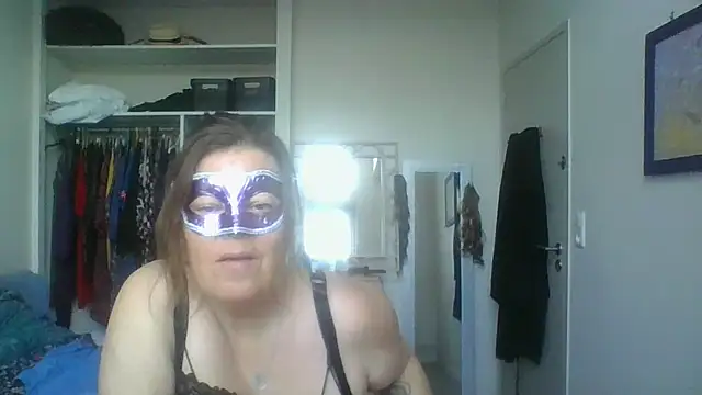 Snapshot of blueblush chatting on February 21, 7:56 am blueblush online show from February 21, 7:56 am