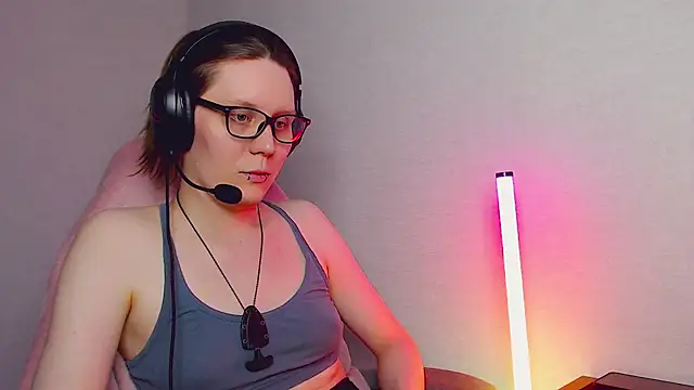 tracy cooper online show from February 25, 8:42 pm