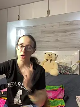 Snapshot of MartiniiSelenna chatting on June 11, 5:59 am MartiniiSelenna online show from June 11, 5:59 am