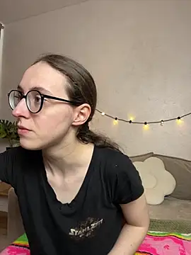 MartiniiSelenna online show from May 7, 5:44 am