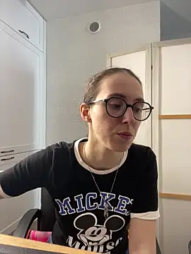 Snapshot of MartiniiSelenna chatting on June 17, 5:51 am MartiniiSelenna online show from June 17, 5:51 am