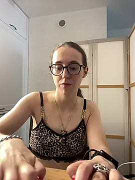 Snapshot of MartiniiSelenna chatting on July 1, 5:52 am MartiniiSelenna online show from July 1, 5:52 am