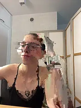 Snapshot of MartiniiSelenna chatting on July 6, 5:58 am MartiniiSelenna online show from July 6, 5:58 am